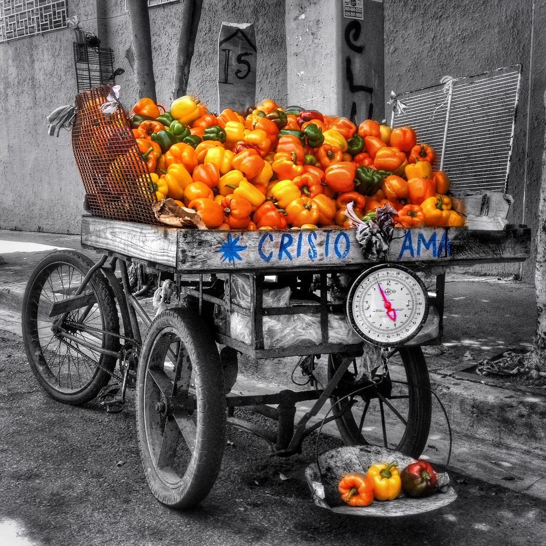 Una persona debe ser juzgada por sus hechos más que por sus palabras, Villa Consuelo