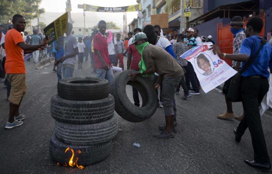 Más de 2,000 haitianos se manifiestan contra resultado electoral