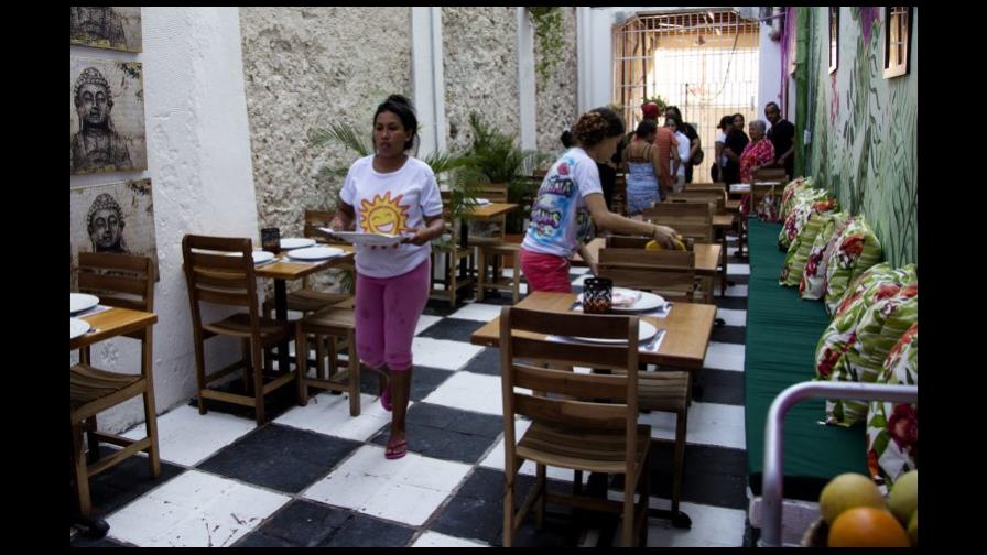 Reclusas colombianas abren restaurante gourmet en cárcel de Cartagena 