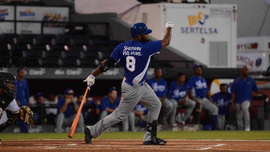 Yamaico Navarro pega jonrón en triunfo del Licey sobre los Gigantes
