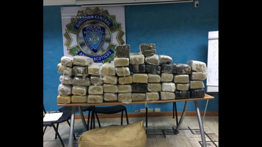 La Policía decomisó 3.5 toneladas de drogas en este año La Policía decomisó 3.5 toneladas de drogas en este año