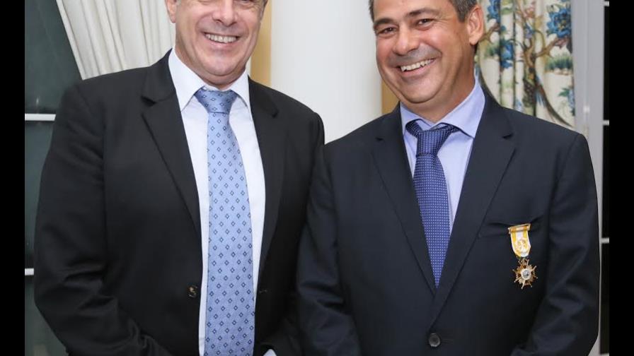 Reconocen cónsul de España 