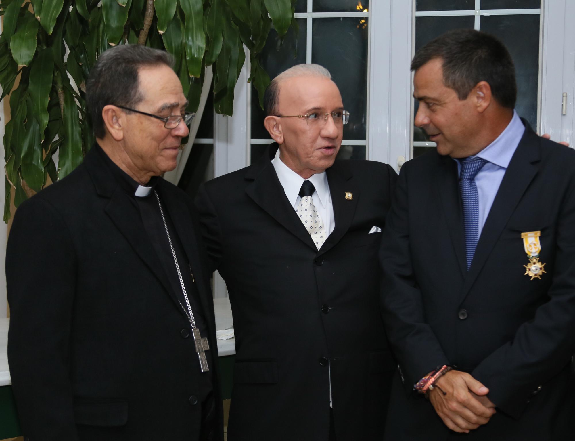 Gregorio Nicarnor Peña, Amable Aristy Castro y Jaime Moreno.