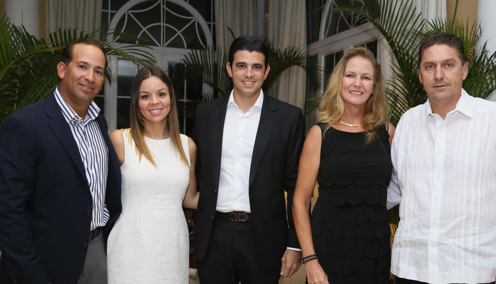 Hiram Silfa, Karina Camilo, Luis Villanueva, Grace Moreau y Laurent Moreau.