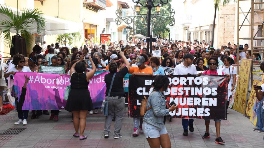 Colectiva Mujer y Salud pide al Congreso acoger cambios en el Código Penal