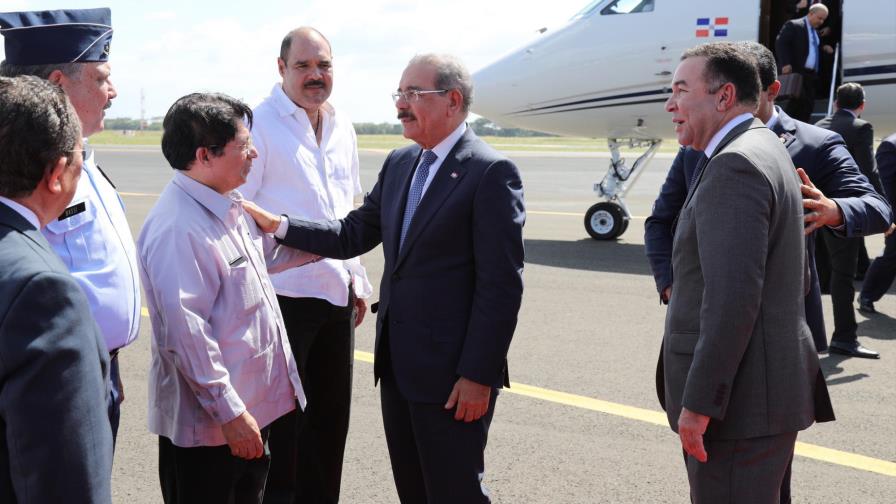 Danilo Medina llega a Nicaragua para reunión del SICA; retornaría hoy Danilo Medina llega a Nicaragua para reunión del SICA; retornaría hoy