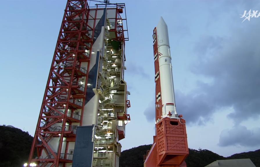 Japón lanza con éxito un cohete con un satélite para medir radiación espacial