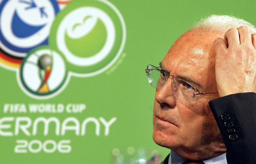 Beckenbauer se despide como columnista rechazando corrupción en el Mundial