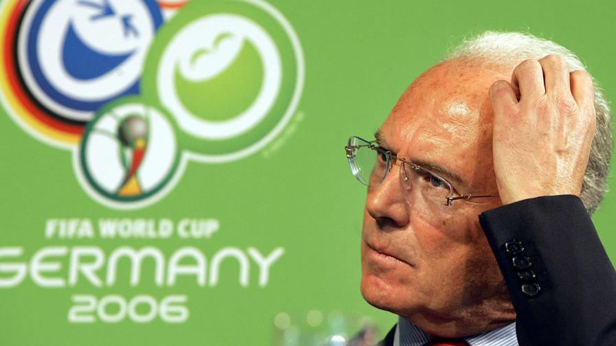 Beckenbauer se despide como columnista rechazando corrupción en el Mundial Beckenbauer se despide como columnista rechazando corrupción en el Mundial