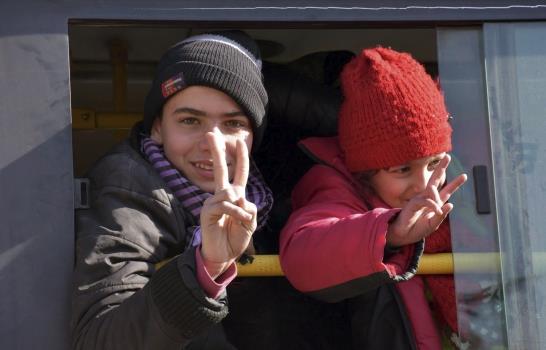 Más de 4,000 rebeldes evacuados de Alepo en las últimas horas 