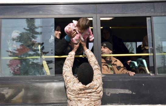 Más de 4,000 rebeldes evacuados de Alepo en las últimas horas 