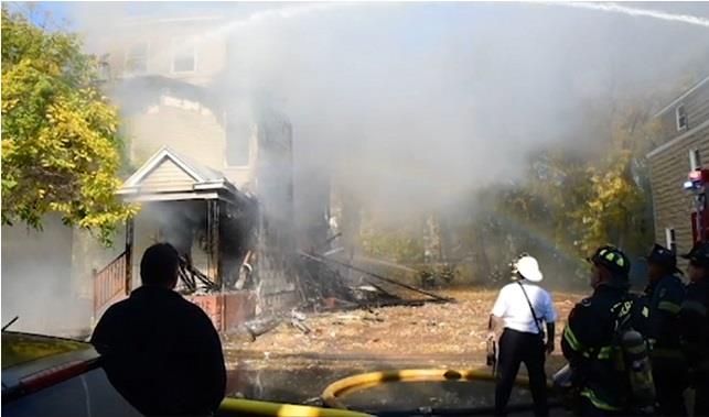 Un muerto y varias familias dominicanas evacuadas por fuego en Nueva Jersey  