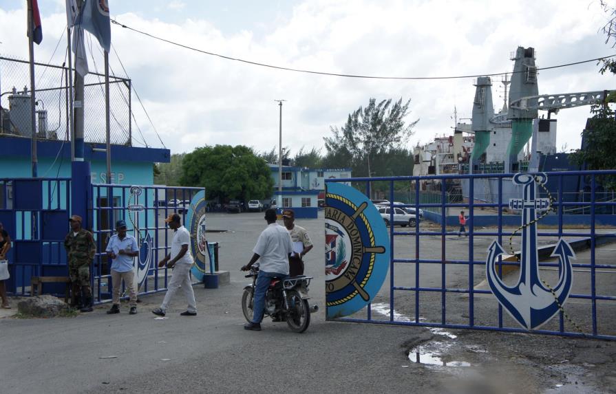 Roban dos contenedores del puerto de Boca Chica en presencia de miembros de la seguridad 