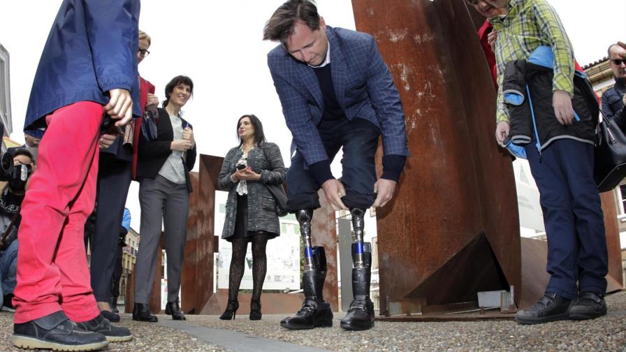 Prótesis robóticas e implantes cerebrales frente a la discapacidad Prótesis robóticas e implantes cerebrales frente a la discapacidad