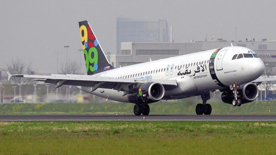 Secuestran vuelo que salió de Libia con 118 personas a bordo