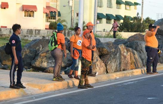 Viajeros por Navidad regresan a la ciudad en medio de tránsito ligero Viajeros por Navidad regresan a la ciudad en medio de tránsito ligero