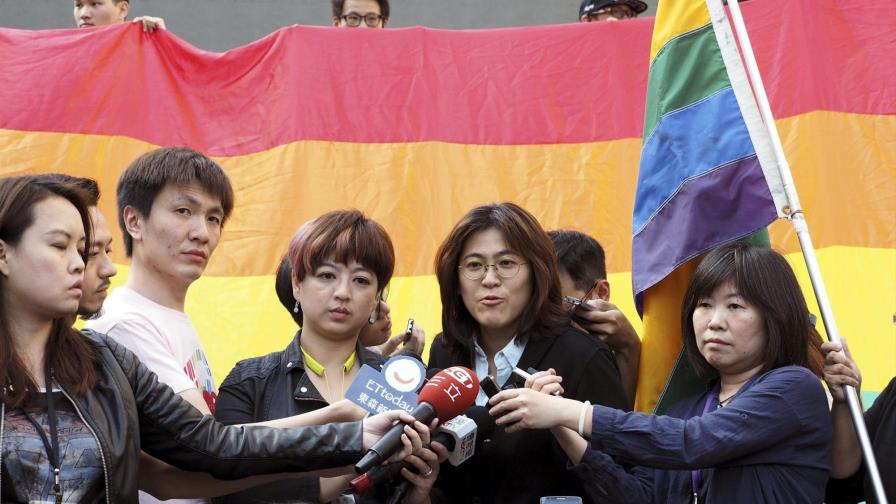 Taipei comienza a emitir certificados de pareja para los homosexuales Taipei comienza a emitir certificados de pareja para los homosexuales