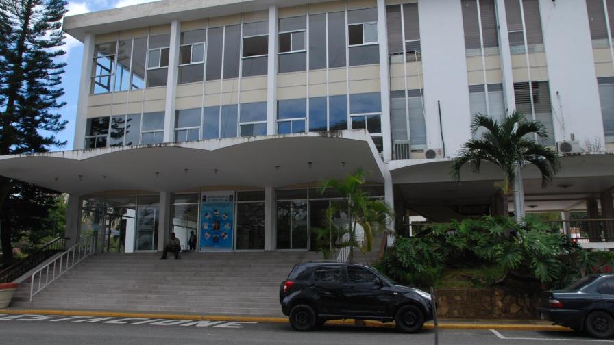 Cabildo de Santiago da plazo a exempleados para entregar bienes