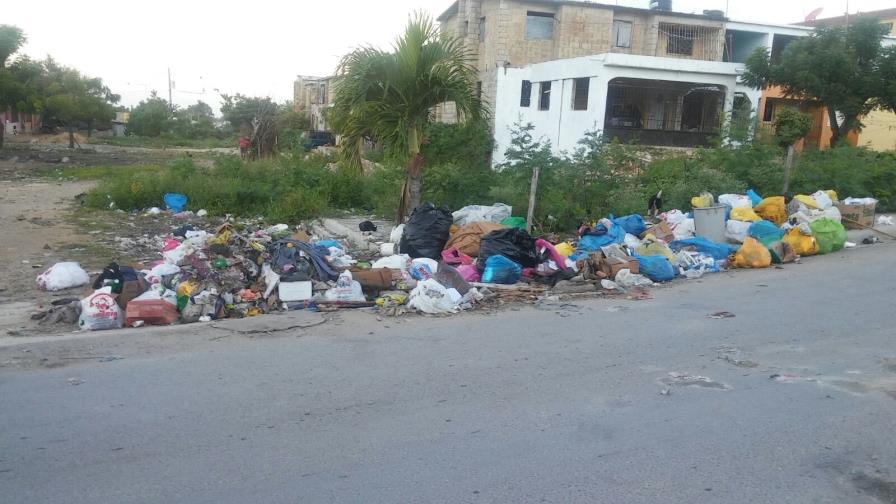 Ayuntamiento de La Romana acusa a empresa privada por deficiencia de recogida de basura