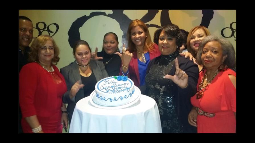 Activistas festejan en Nueva York el cumpleaños de Leonel Activistas festejan en Nueva York el cumpleaños de Leonel