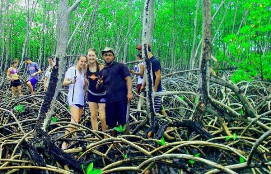 Turismo en los manglares de Sabana de la Mar