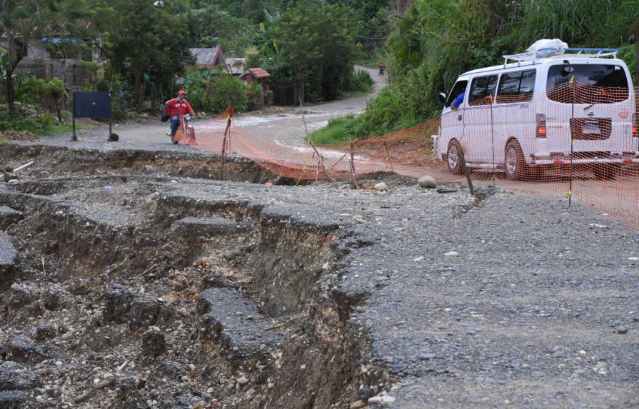 Casas sepultadas en carretera turística 