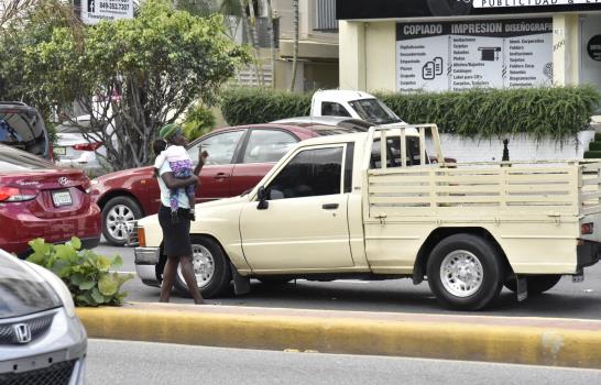 Los niños pedigüeños vuelven a tomar las calles del Gran Santo Domingo