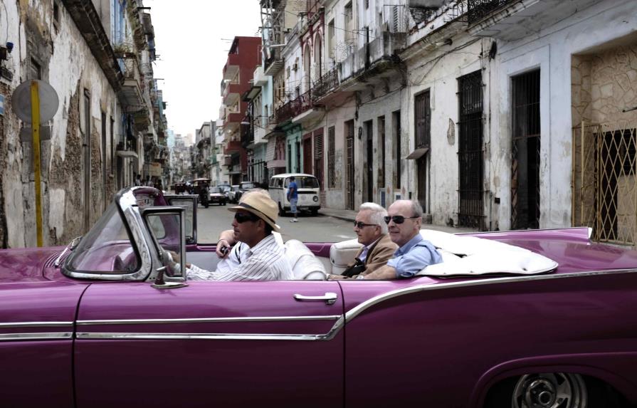 Cuba registra récord de 4 millones de turistas extranjeros en 2016