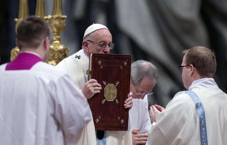 Francisco insta a los obispos a mostrar “tolerancia cero” con la pederastia 
