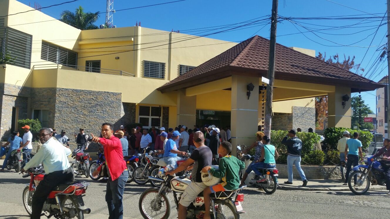 La Policía revisó el hotel Masacre en Dajabón en busca de Brayan Peter Félix Paulino, supuesto acompañante de John Percival Matos en los asaltos.