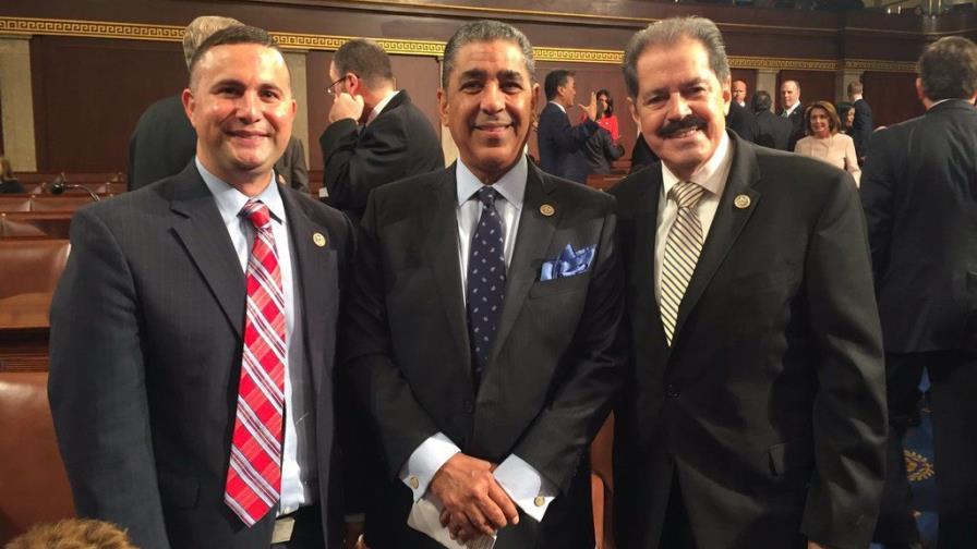 Adriano Espaillat se juramenta como representante de los Estados Unidos