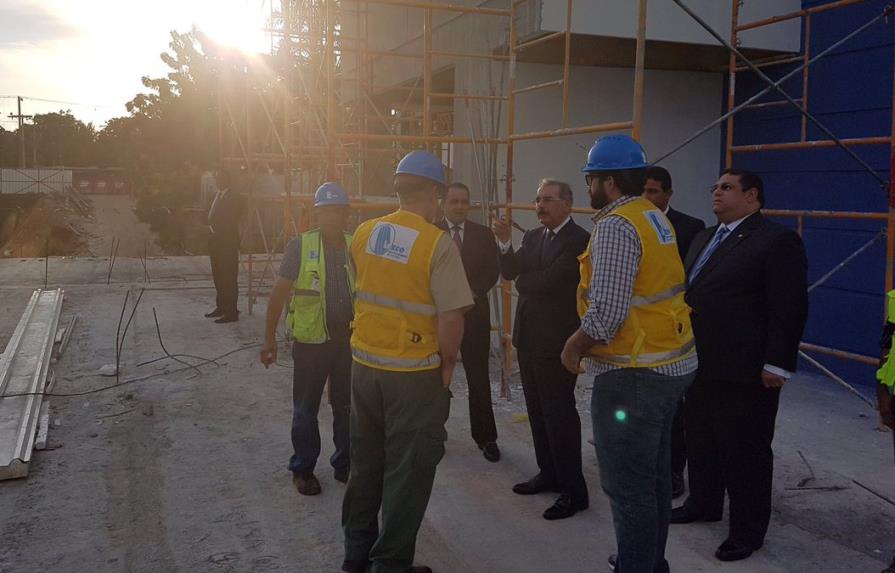 Danilo Medina inspecciona construcción de Ciudad Juan Bosch y Luis Eduardo Aybar 