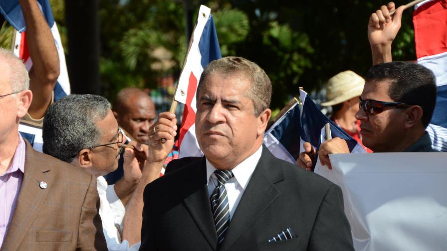 Asistente de Percival Peña dice que el general retirado sufrió ataque cardíaco