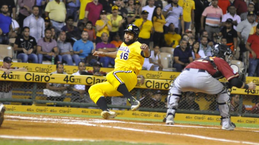 Las Águilas avanzan sin control; vencen a los Gigantes y ganan su sexto en línea Las Águilas avanzan sin control; vencen a los Gigantes y ganan su sexto en línea