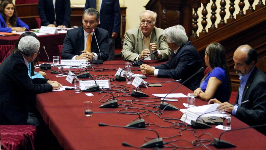 Congreso peruano investigará sobornos de empresas brasileñas