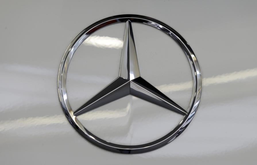 Mercedes-Benz anunció el retiro de 48,000 vehículos por defectos
