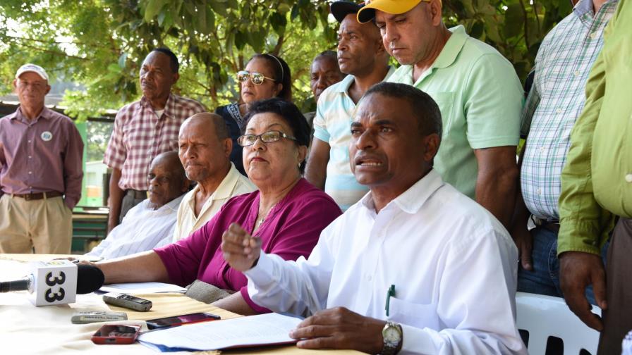 Comunitarios del Gran Santo Domingo piden el retiro de empresas que contaminan ríos Ozama e Isabela