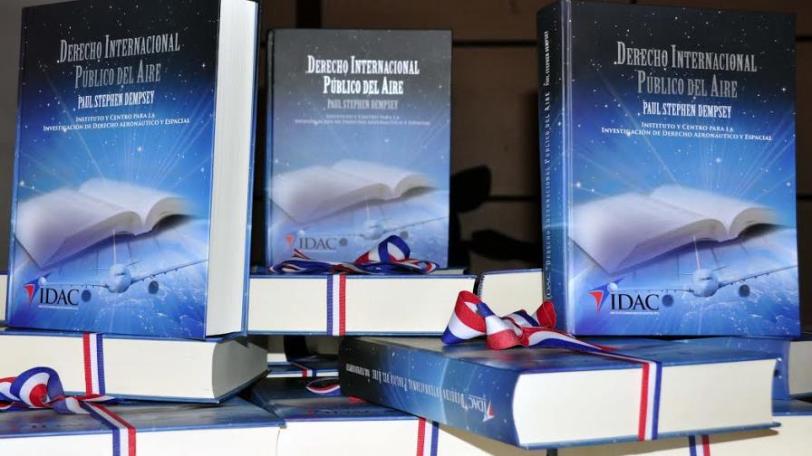 Director del IDAC reitera necesidad de normas jurídicas claras en aviación civil