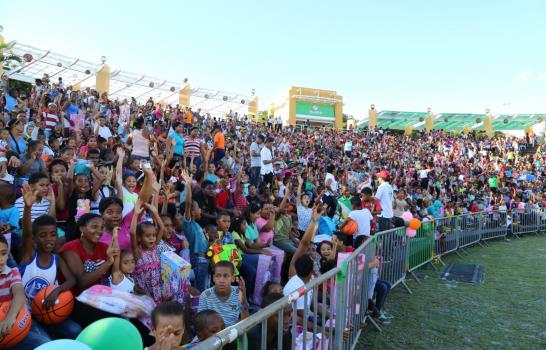 Alcaldía Santo Domingo Este celebra junto a cientos de niños el Día de Los Reyes Magos