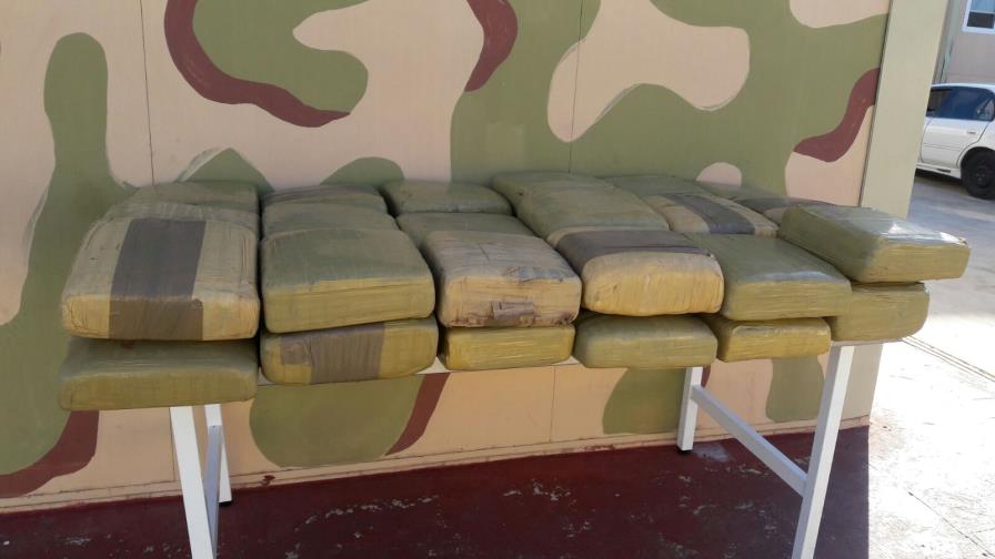 Incautan en la frontera 360 libras de un cargamento parecido a la marihuana