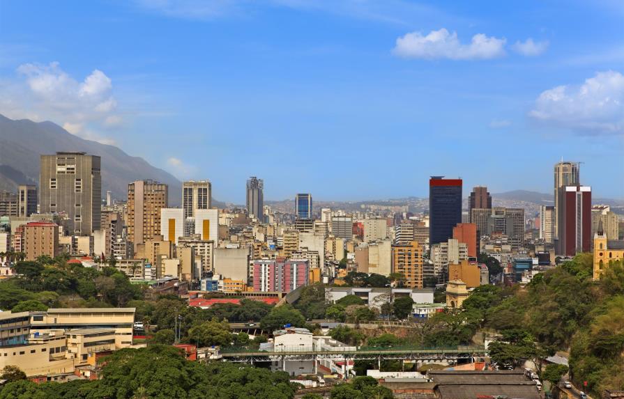Venezuela realiza emisión de bonos por US$5 mil millones en busca de efectivo para aliviar la escasez