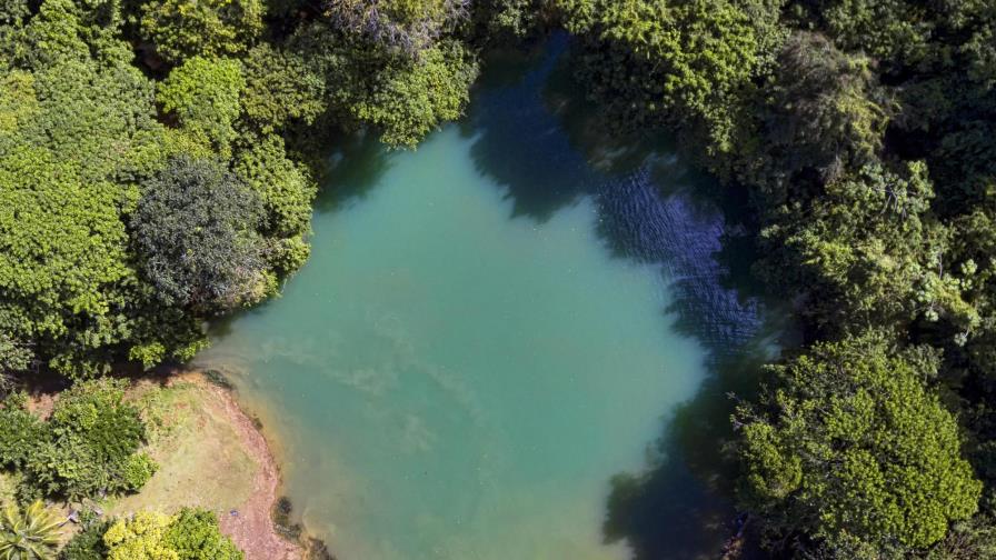 Laguna Cristal, un  manantial cristalino 
en Samaná