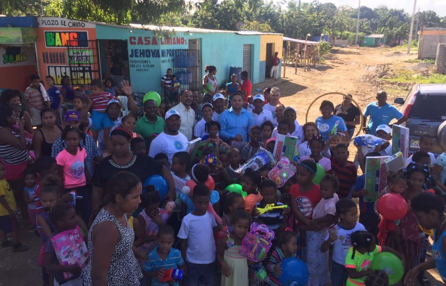 Fundación Pague A Un Tercero regala juguetes a niños de escasos recursos 