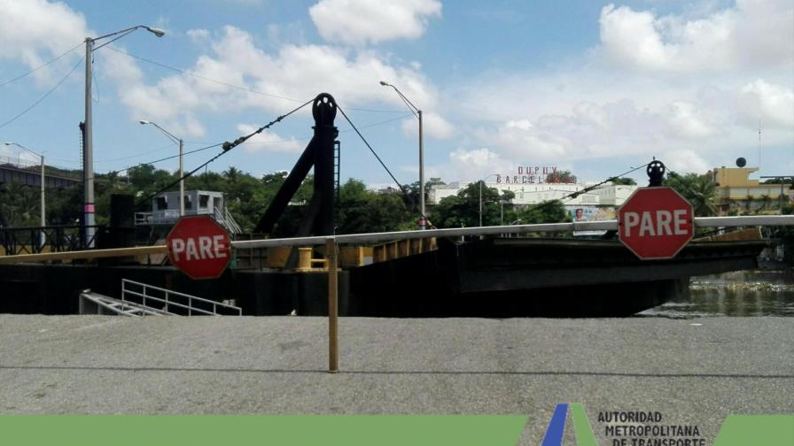 Cierran el paso de manera temporal por el puente flotante