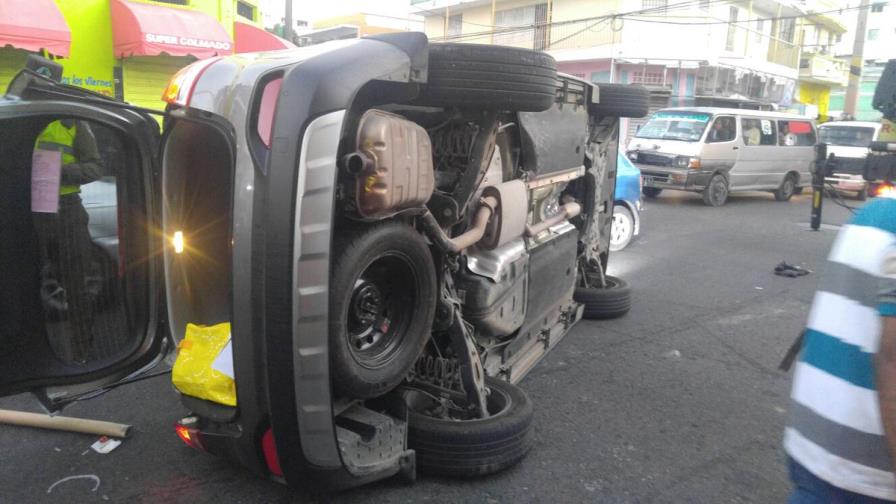Aparatoso accidente en la calle José Reyes