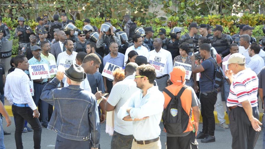 Grupos de la sociedad civil empiezan a movilizarse contra sobornos Odebrecht 