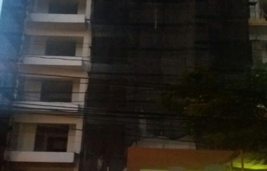 Según propietario, están estables los heridos en derrumbe de andamios en edificio de la Bolívar 