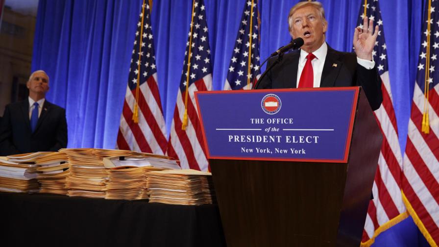 Negar y desviar la atención: Donald Trump en su máximo esplendor