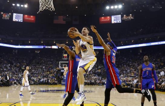 Curry, Durant y Thompson superan los 20 puntos ante Pistons 