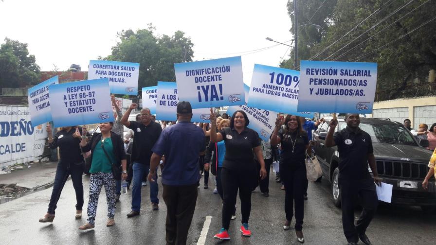 Profesores de La Romana solo impartirán clases dos días a la semana Profesores de La Romana solo impartirán clases dos días a la semana